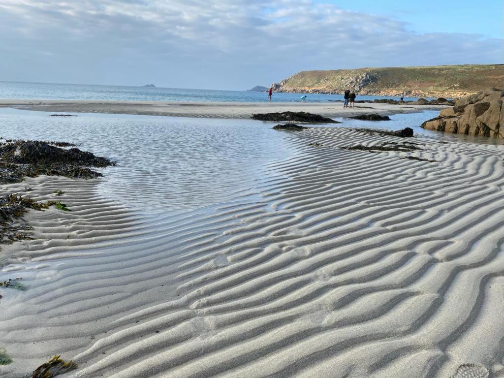 2 Bedroom Cottage Sleeps 4, With Pool Use, Sennen Exterior photo